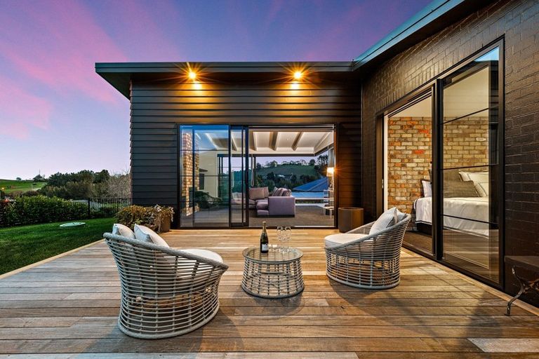 Photo of property in 8 Laly Haddon Place, Matakana, Warkworth, 0985