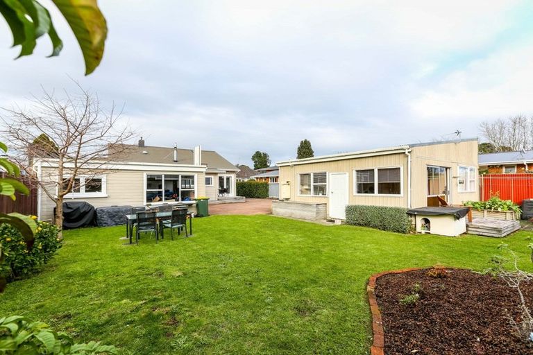 Photo of property in 204a Tukapa Street, Westown, New Plymouth, 4310