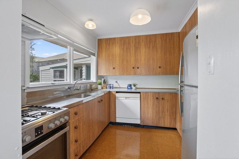 Photo of property in 100 Alexander Road, Raumati Beach, Paraparaumu, 5032