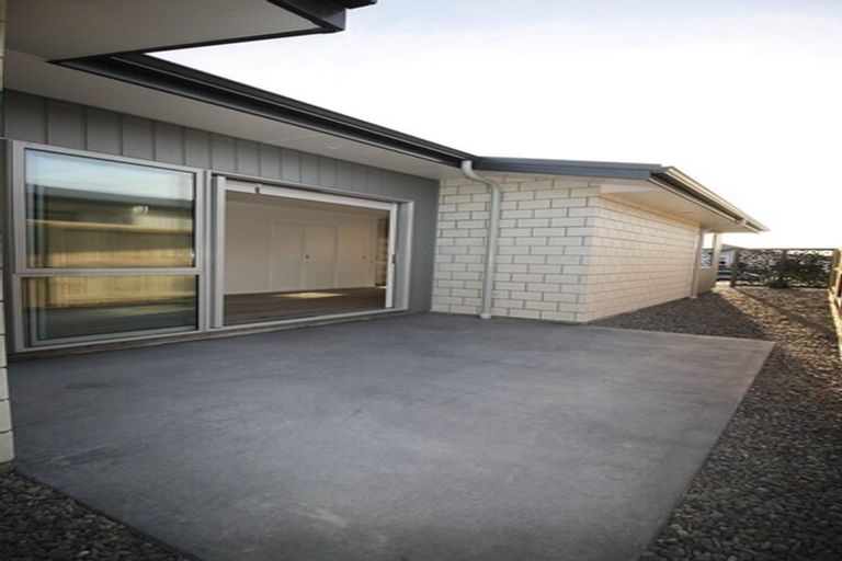 Photo of property in 18 Stevenson Drive, Papamoa, 3118