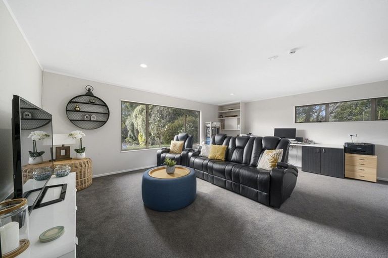 Photo of property in 218 Mazengarb Road, Paraparaumu, 5032