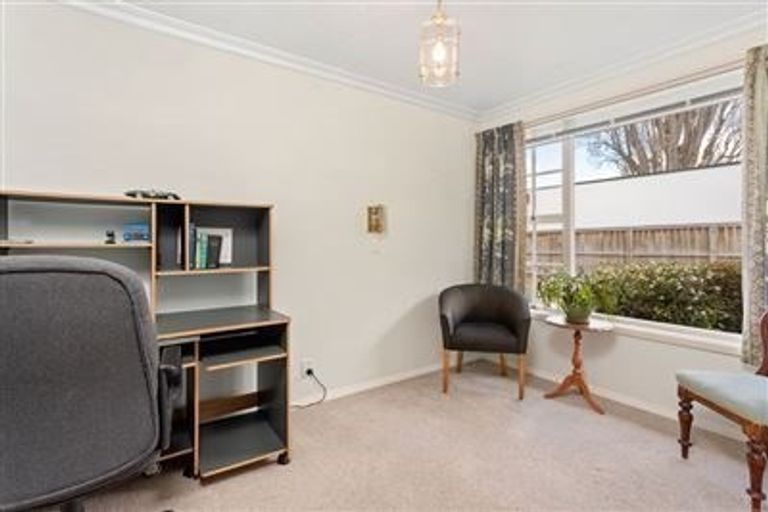 Photo of property in 11 Daresbury Lane, Fendalton, Christchurch, 8014