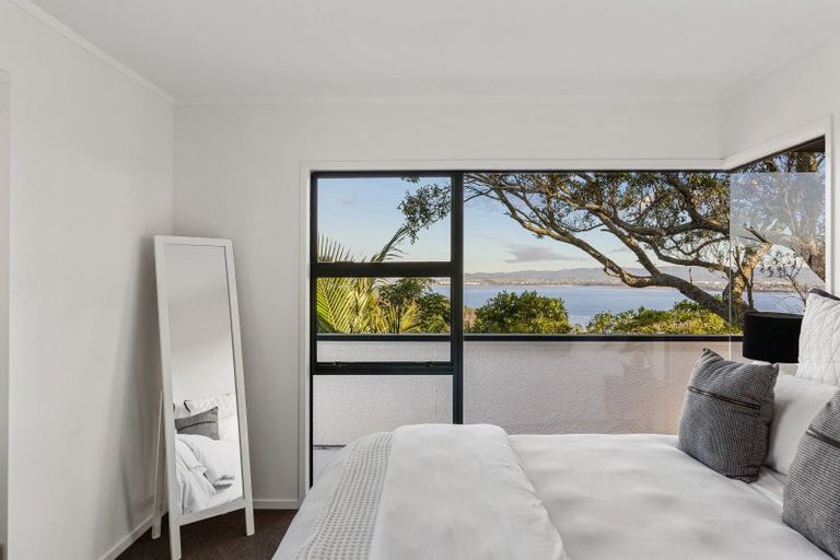 Photo of property in 1/62 Rangatira Road, Beach Haven, Auckland, 0626