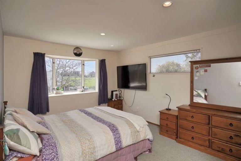 Photo of property in 19 Littles Lane, Woodend, 7610