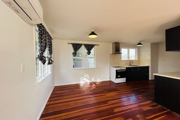 Photo of property in 27 Normandy Place, Henderson, Auckland, 0610