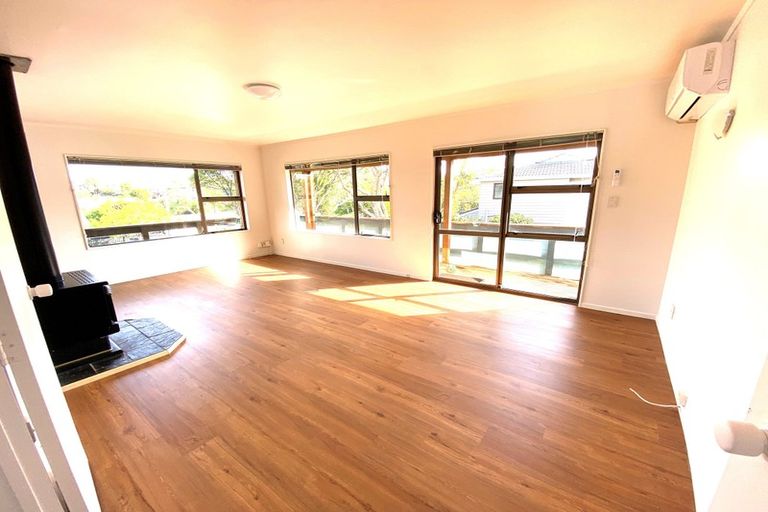 Photo of property in 11 Birman Close, Half Moon Bay, Auckland, 2012