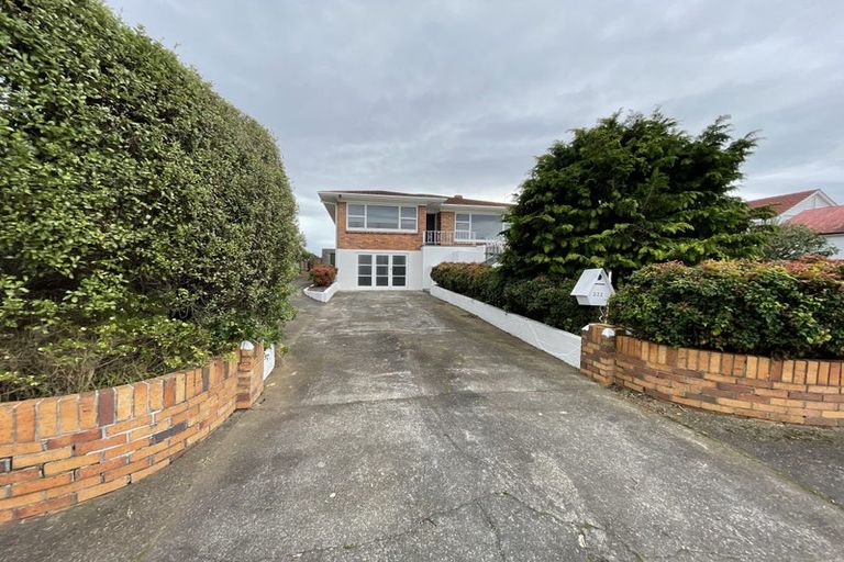 Photo of property in 222 Te Atatu Road, Te Atatu South, Auckland, 0610