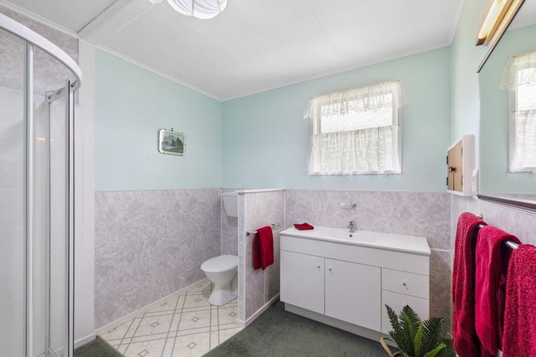 Photo of property in 1/12 Ambury Place, Merrilands, New Plymouth, 4312