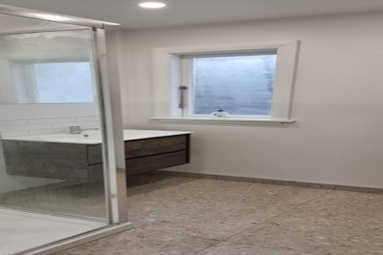 Photo of property in 16 Raroa Road, Kelburn, Wellington, 6012