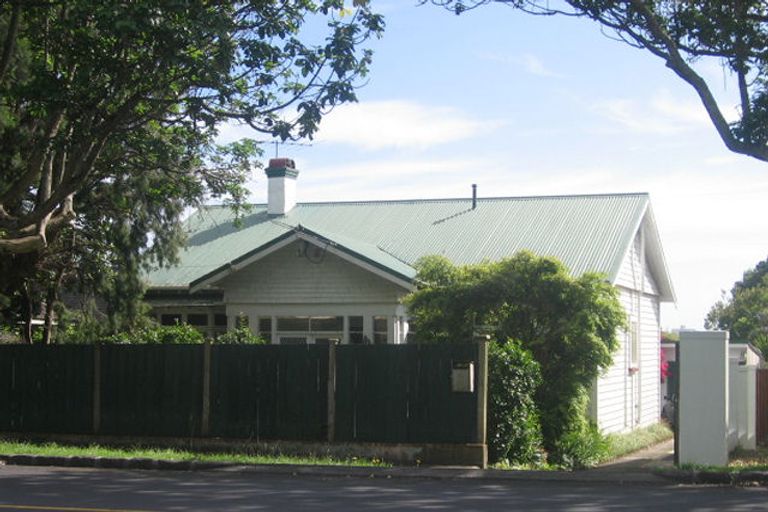 Photo of property in 57 Wheturangi Road, Greenlane, Auckland, 1051