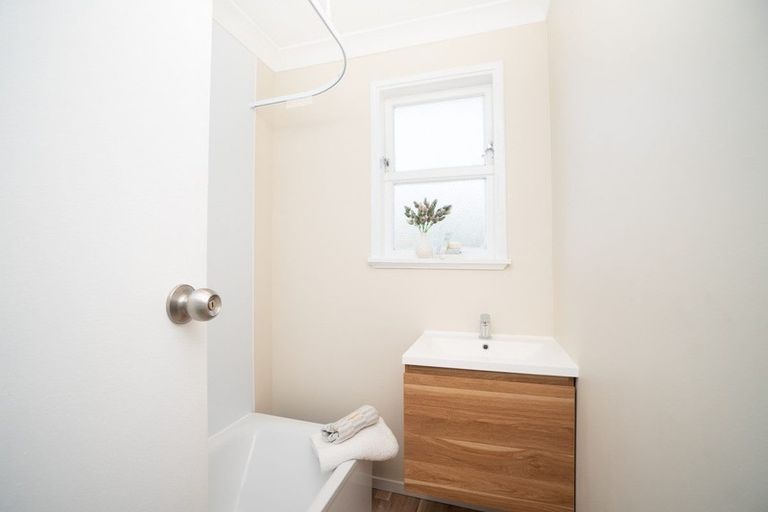 Photo of property in 48 Upham Terrace, Roslyn, Palmerston North, 4414