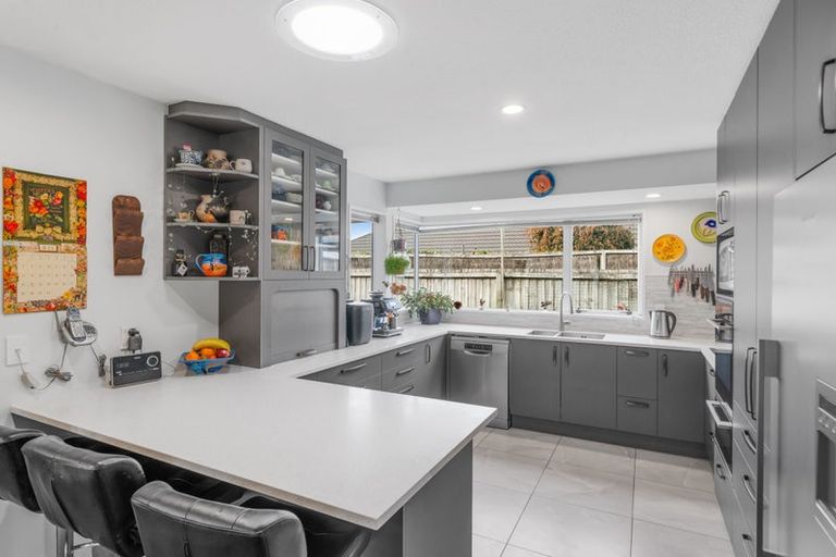 Photo of property in 18 Claverley Gardens, Avonhead, Christchurch, 8042