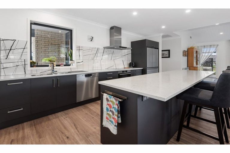 Photo of property in 21 Capstone Place, Te Kamo, Kamo, 0185