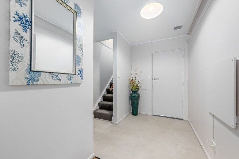 Photo of property in 32-34 Moana View Road, Waikawa, Picton, 7220