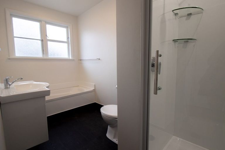 Photo of property in 211 Cambridge Terrace, Naenae, Lower Hutt, 5011