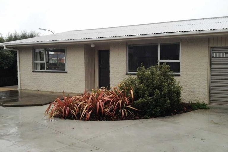 Photo of property in 1/28 Guinness Crescent, Ilam, Christchurch, 8041