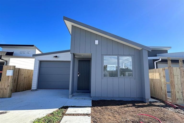 Photo of property in 11 Clayden Shuttleworth Street, Papakura, 2110