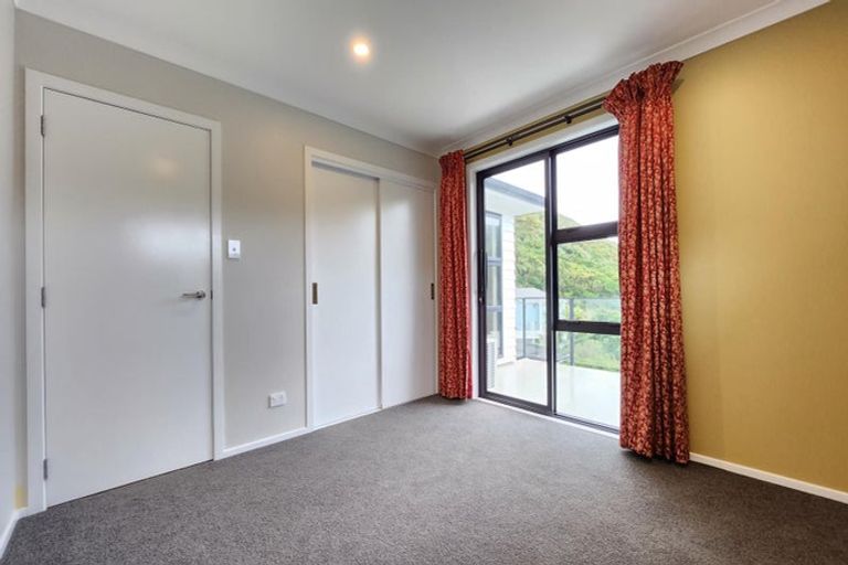 Photo of property in 27 Rarangi Way, Owhiro Bay, Wellington, 6023