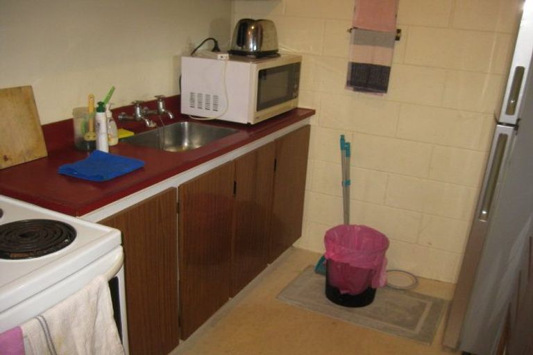 Photo of property in 2/219 Grant Road, Thorndon, Wellington, 6011