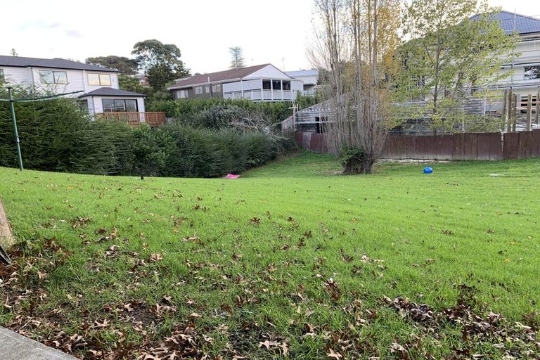 Photo of property in 20 Lake Road, Northcote, Auckland, 0627