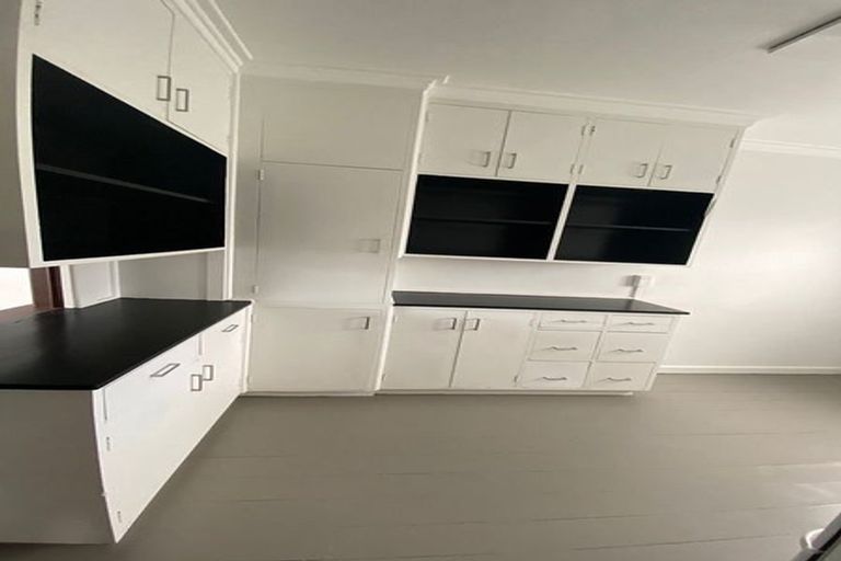 Photo of property in 229 Featherston Street, Palmerston North, 4410
