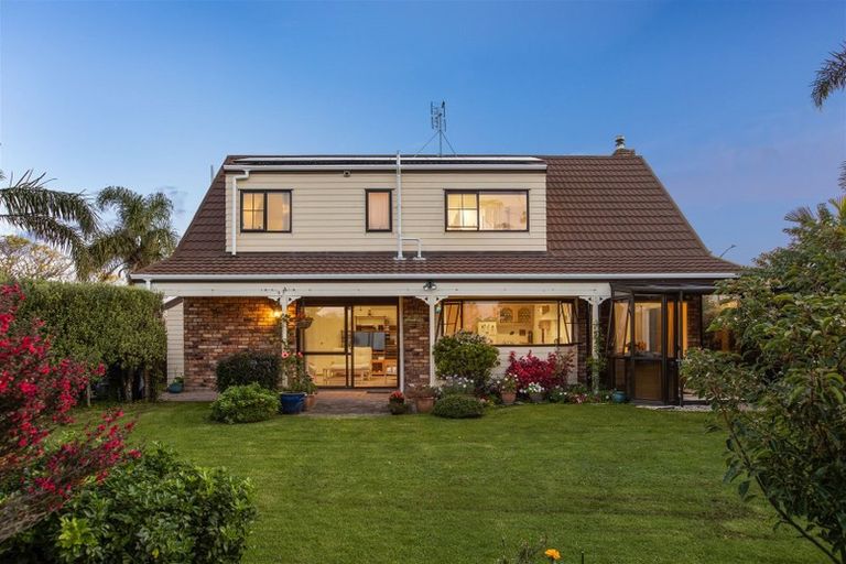 Photo of property in 42 Maygrove Drive, Orewa, 0931