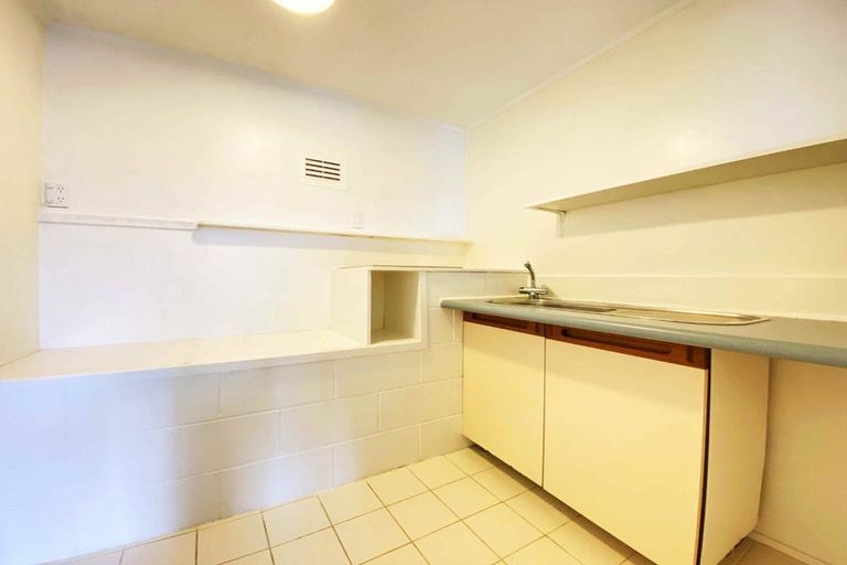 Photo of property in 3 Mowbray Place, Sunnynook, Auckland, 0620
