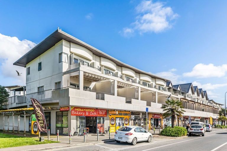 Photo of property in 2/150 Chapel Road, Flat Bush, Auckland, 2019