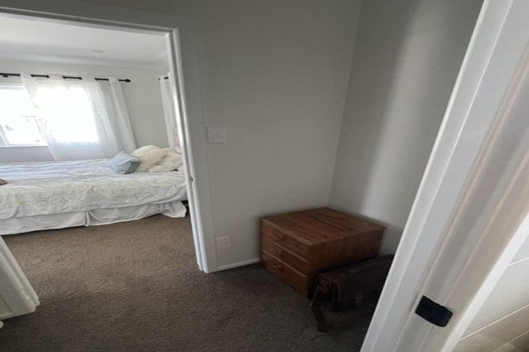 Photo of property in 3a Paton Avenue, Te Atatu South, Auckland, 0610