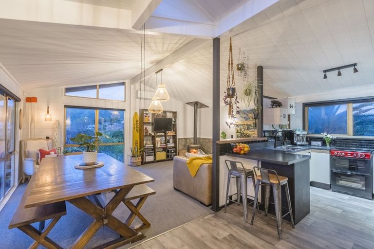 Photo of property in 19 Renown Road, Raumati South, Paraparaumu, 5032