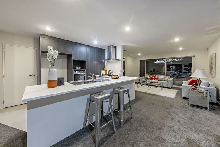 Photo of property in 21 Popokatea Drive, Takanini, 2112