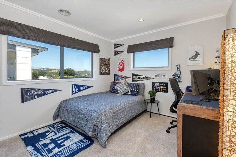 Photo of property in 72 Endeavour Drive, Whitby, Porirua, 5024