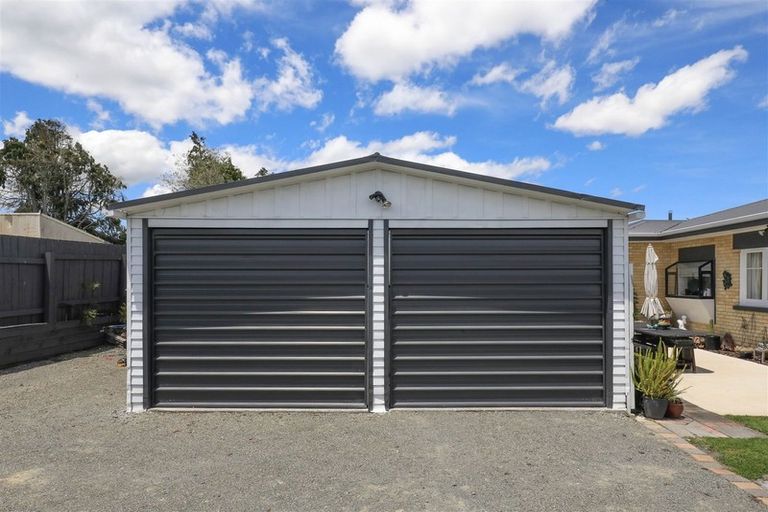 Photo of property in 16 Hakanoa Street, Huntly, 3700