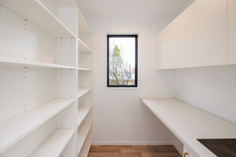 Photo of property in 33 Botanical Road, Takaro, Palmerston North, 4412