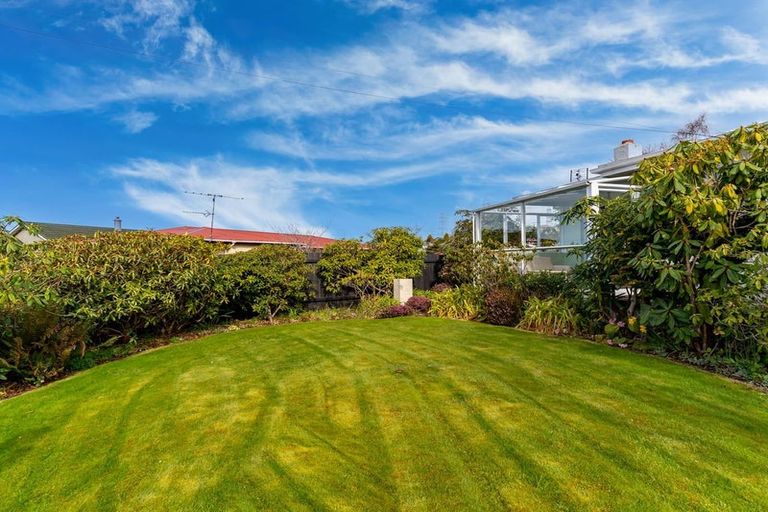 Photo of property in 21 Honeystone Street, Helensburgh, Dunedin, 9010