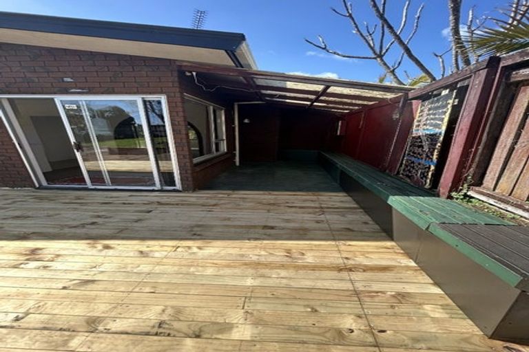 Photo of property in 19 South Lynn Road, Titirangi, Auckland, 0604