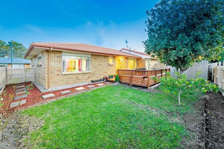 Photo of property in 17 Carlas Way, Ranui, Auckland, 0612