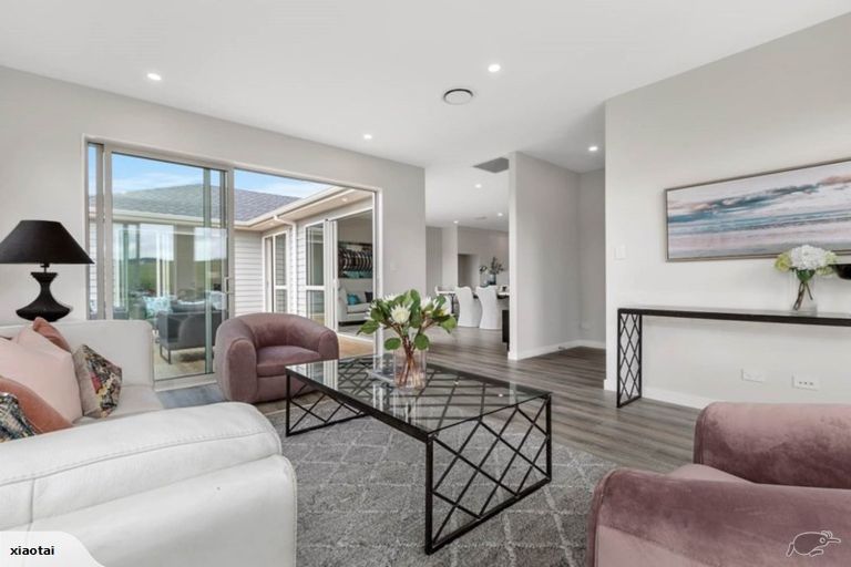 Photo of property in 137 Godfrey Drive, Orewa, 0931