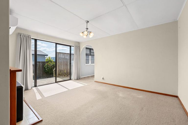 Photo of property in 11 Hockin Place, Fairfield, Hamilton, 3214