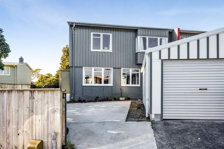 Photo of property in 10 Cook Street, Marfell, New Plymouth, 4310