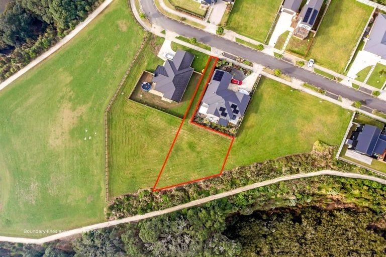 Photo of property in 71 Tahuna Minhinnick Drive, Glenbrook, 2681