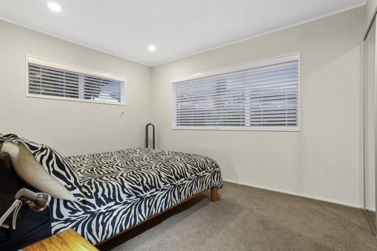 Photo of property in 2/54 Lakeside Drive, Orewa, 0931
