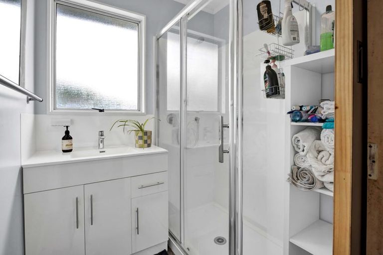 Photo of property in 9 Hughson Place, Opunake, 4616