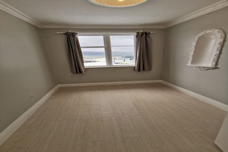 Photo of property in 10 Korokoro Road, Korokoro, Lower Hutt, 5012