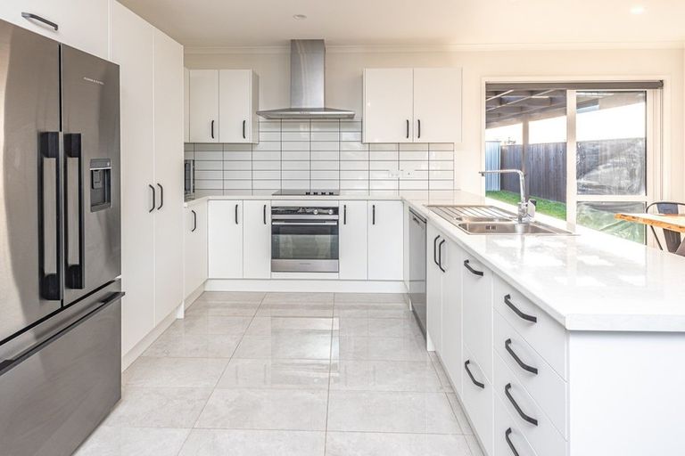 Photo of property in 16 Magnolia Crescent, Tawhero, Whanganui, 4501