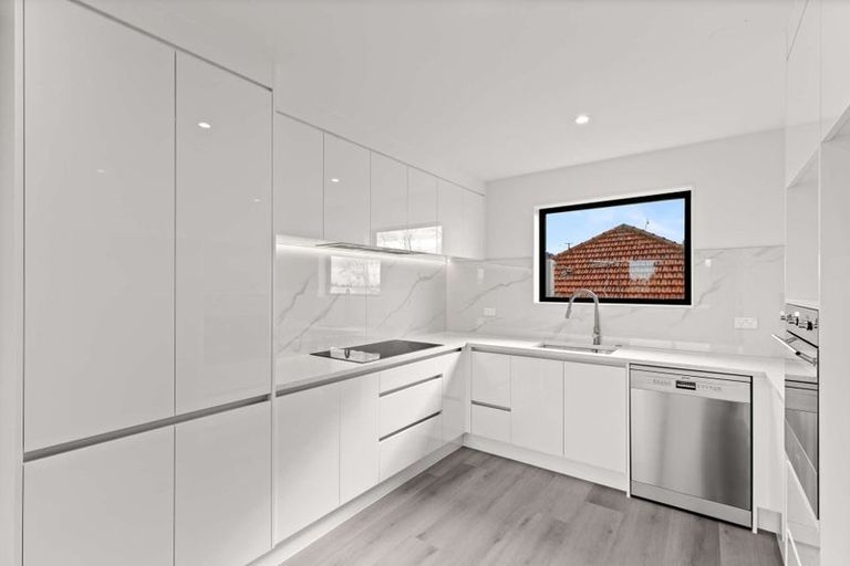 Photo of property in 8/418 Richardson Road, Mount Roskill, Auckland, 1041