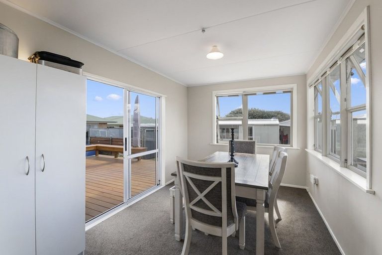 Photo of property in 16 Reeve Street, Levin, 5510
