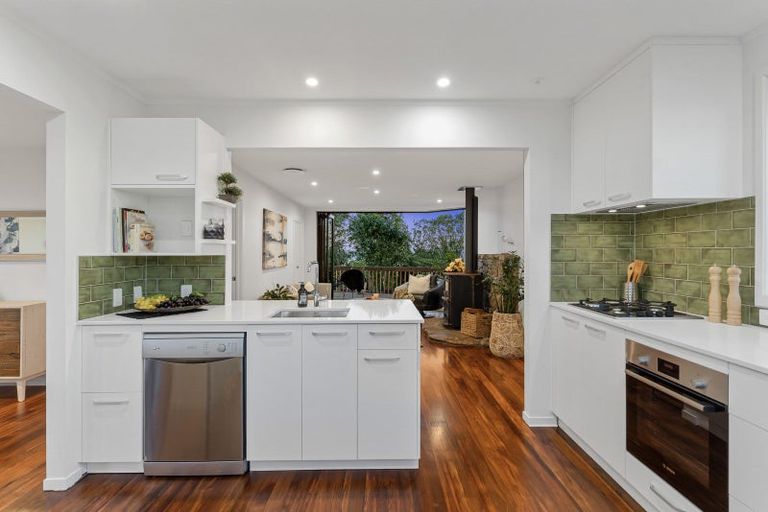 Photo of property in 1/62 Rangatira Road, Beach Haven, Auckland, 0626