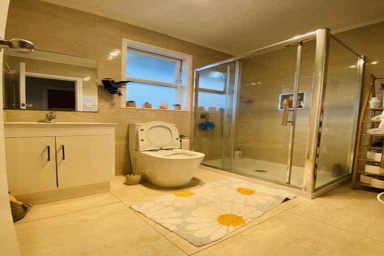 Photo of property in 1/56 Greenhaven Avenue, Opaheke, Papakura, 2113