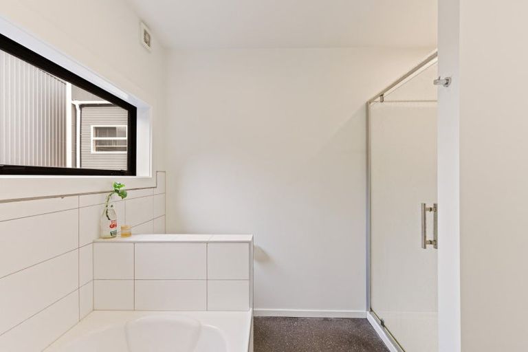 Photo of property in 19 Henui Street, Strandon, New Plymouth, 4312